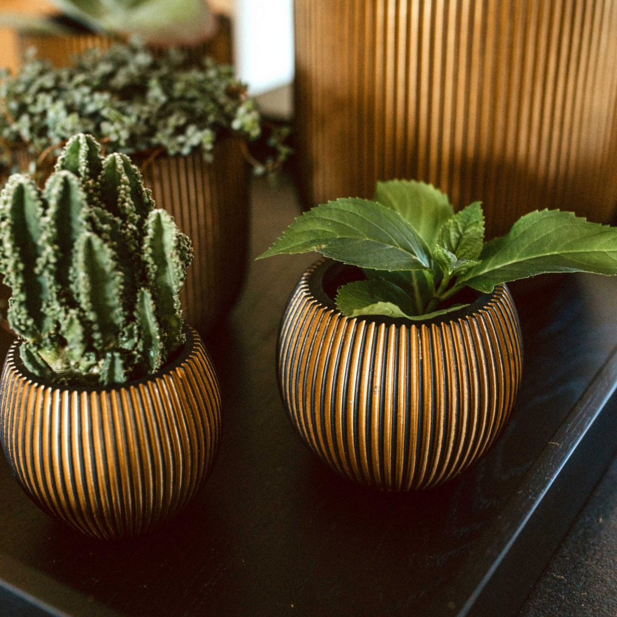 Luxe Planter Vase Ball Groove Gold